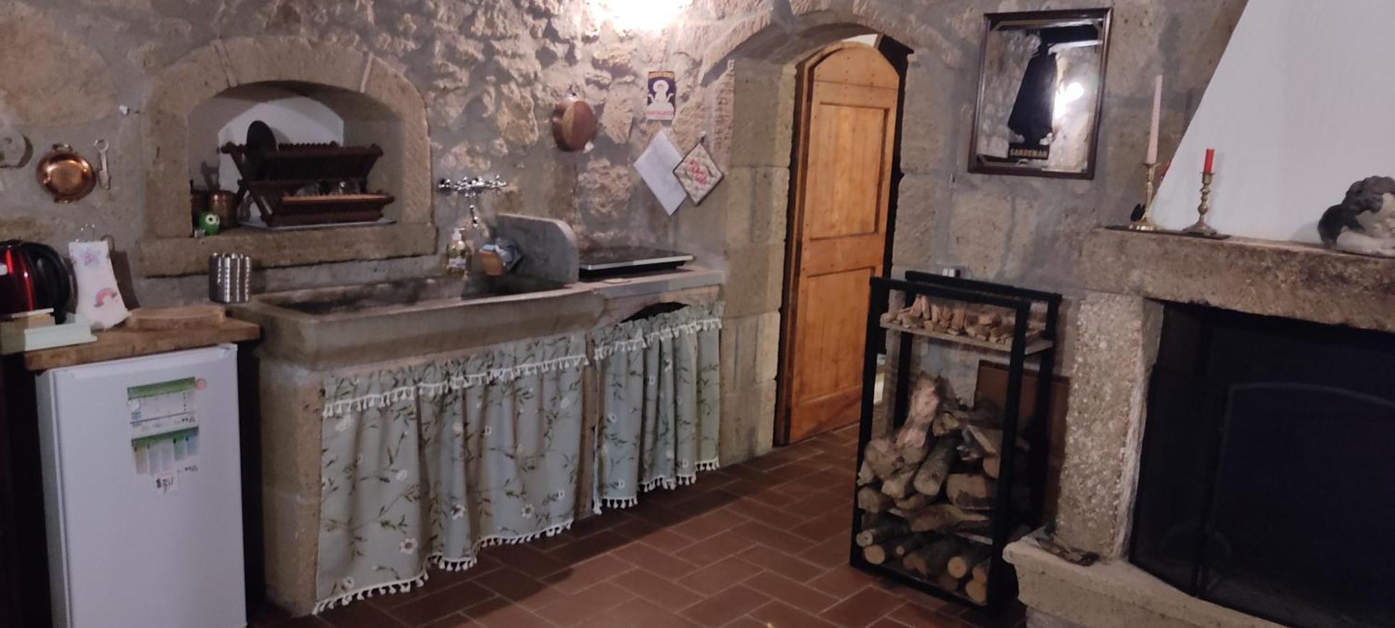 Апартаменти La Chascona Di Farnese Casa Di Tufo Nel Borgo Екстер'єр фото